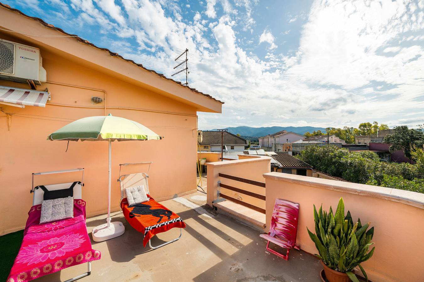 Monolocale intero, Monolocale 'Gianna - Monolocale Luigi' con terrazza condivisa, Wi-Fi e aria condizionata in Sant'Andrea Cagliari, Campidano