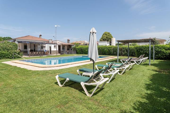 Country House 'El Olmo - Families Only' with Mountain Views, Wi-Fi, and Air Conditioning in Posadas, Córdoba Provins