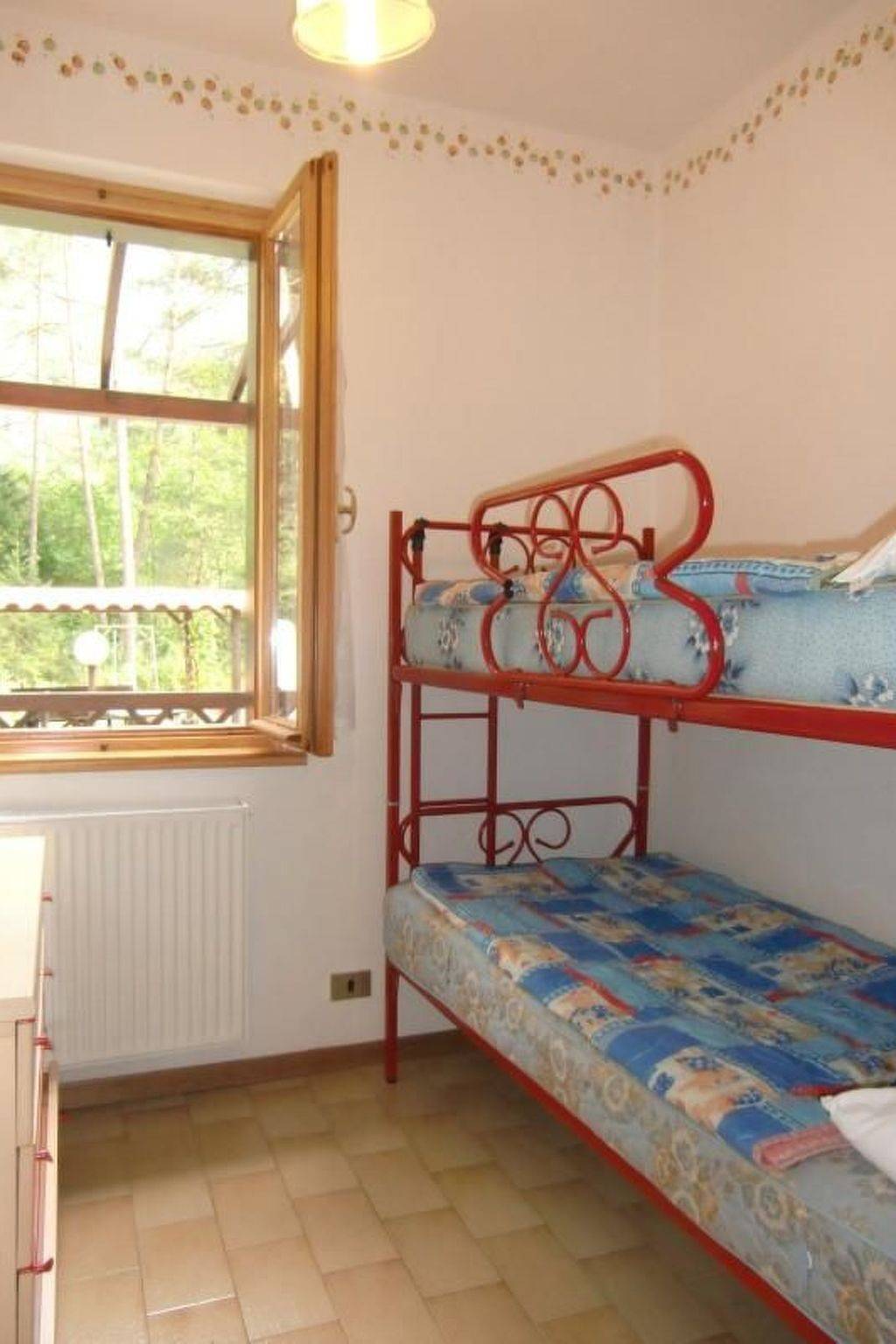 Erdgeschosswohnung mit möbliertem Garten, foto 13