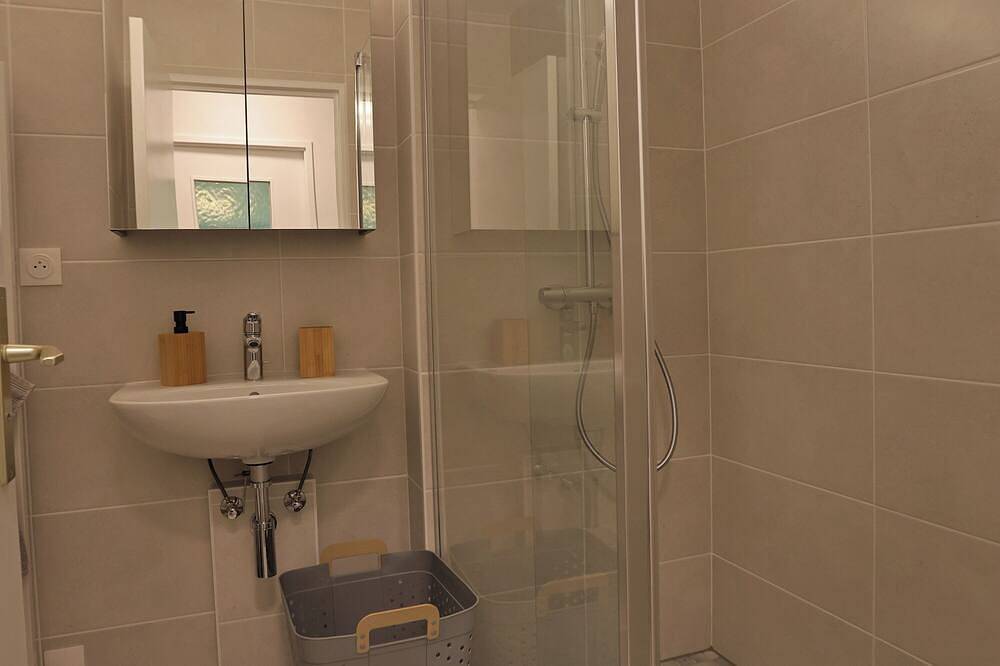 Appartement entier, Lumineux et moderne appartement 2P de 55 m2 standing proche Strasbourg in Reichstett, Région de Strasbourg