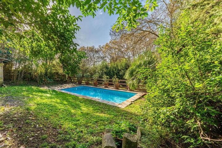 Location de vacances pour 12 personnes, avec jardin ainsi que terrasse et piscine à Junas - 2