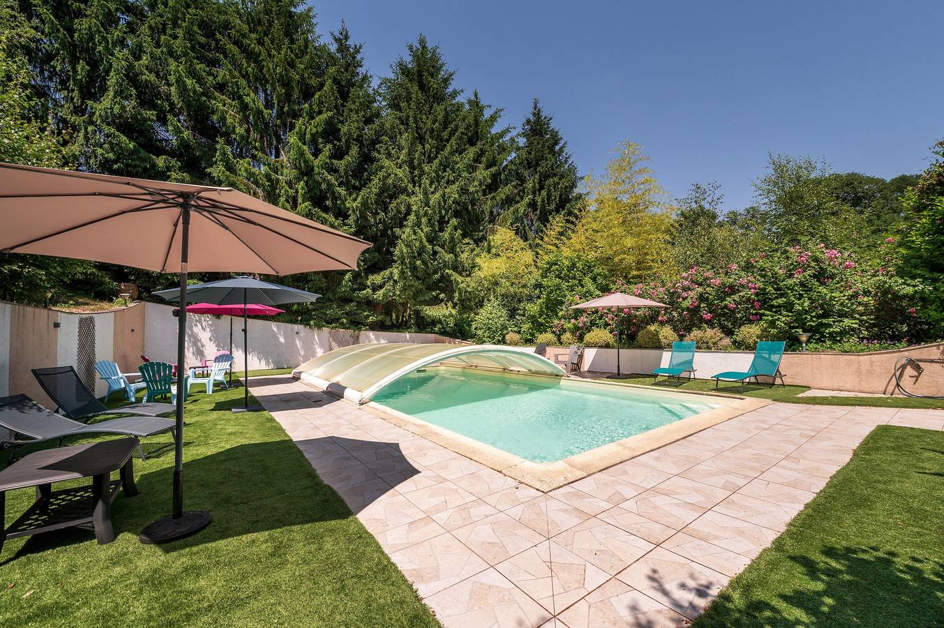 Cottage „Le Nid de Tristan et Iseut“ mit privater Terrasse, Garten und Wlan in Plumelin, Pontivy und Umgebung