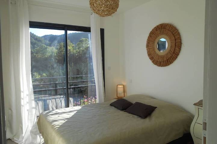 Location de vacances pour 8 personnes, avec jardin et terrasse à Propiac - 2