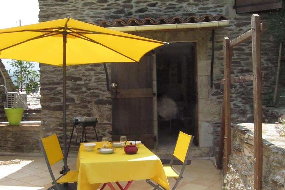 Gîte de charme pour 2 personnes avec grande terrasse et clim – Proche Les Vans in Malarce-sur-la-Thines, Parc naturel régional des Monts d'Ardèche