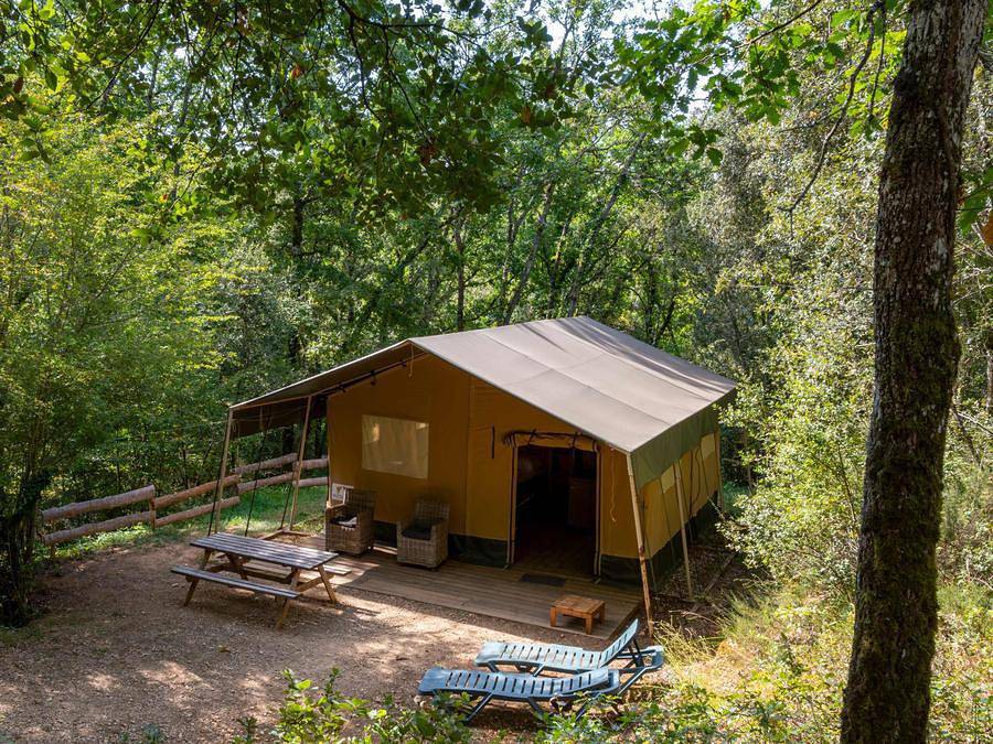 Camping Le Pech Charmant - Safarizelt 5 personen - Zelt Lodge Combarelles 35m² ohne Sanitäranlagen 5 Pers. in Les Eyzies, Périgord Noir