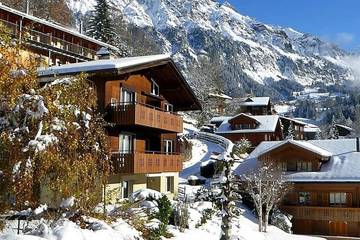 Gîte pour 2 personnes, avec jardin dans Wengen