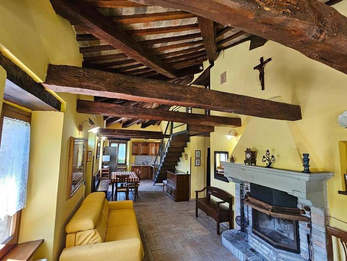 Casa vacanza per 7 persone, con Idromassaggio e Giardino nonché Piscina per bambini e Piscina a Urbania