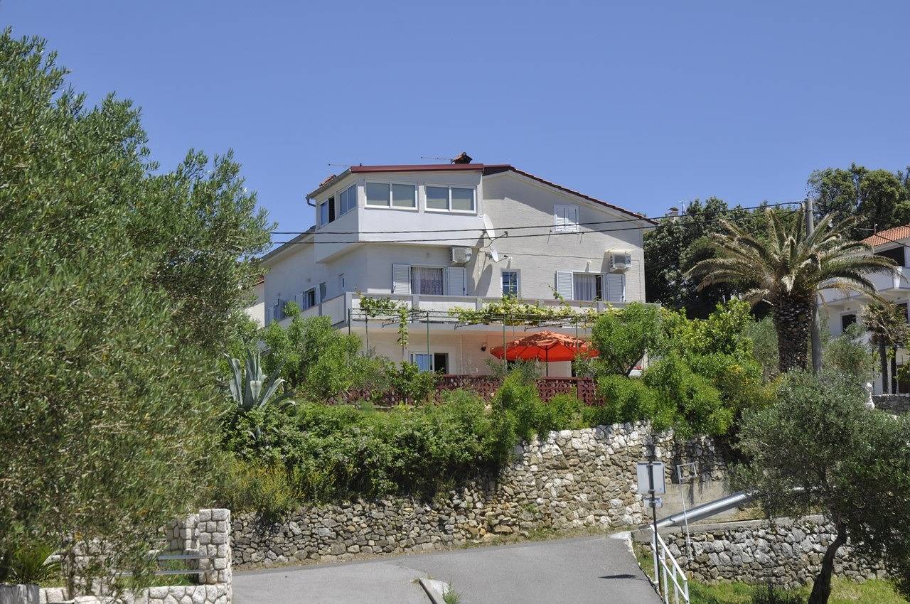 Ganze Wohnung, 1-Zimmer-Ferienwohnung mit Terrasse und Meerblick Kampor, Rab A-5064-a in Kampor, Rab