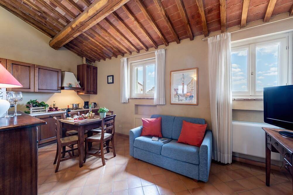Apartamento entero, Apartment in historic Villa \"Il Mangia\": view & authentic hospitality in Siena in Siena, Provincia de Siena