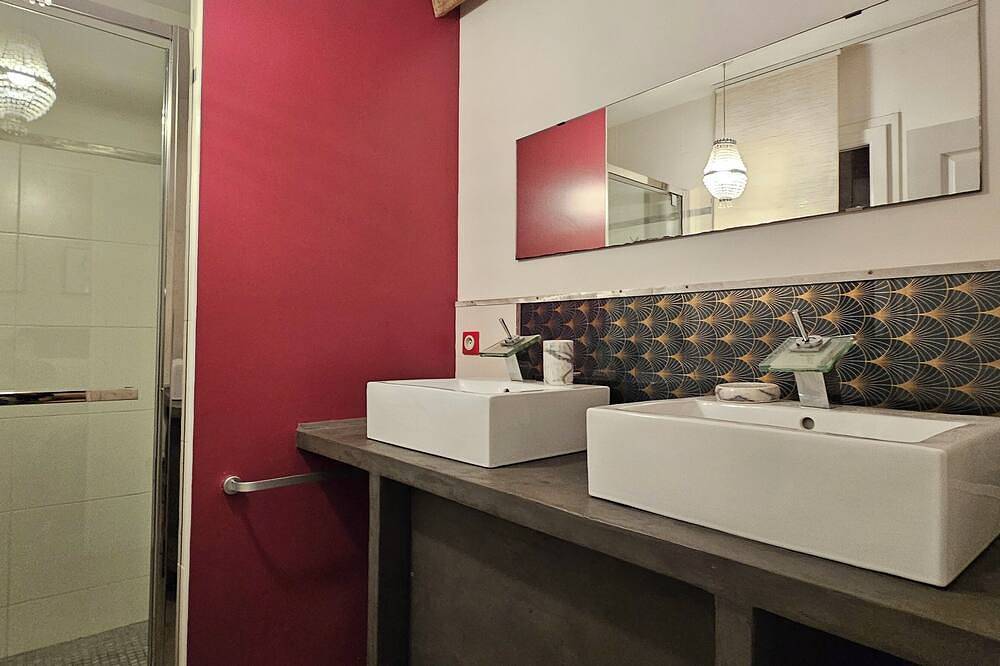 Villa Mathis Piscine et Rooftop à 300m Plage Vue mer et étang - clim - 8 vélos in Sète, Côte d'Améthyste