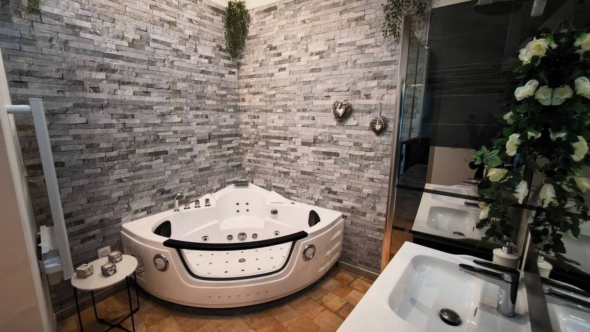 Ferienwohnung für 4 Personen, mit Whirlpool