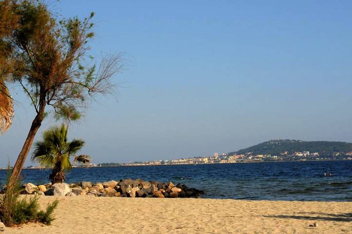 Hôtel pour 4 personnes, avec terrasse à Mèze - 2
