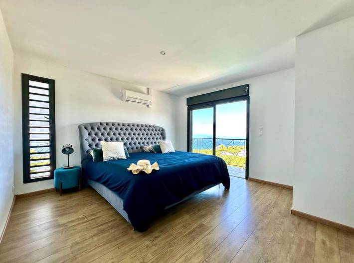 Chambre d’hôte pour 2 personnes, avec terrasse ainsi que piscine et vue sur l' Île de la Réunion - 4