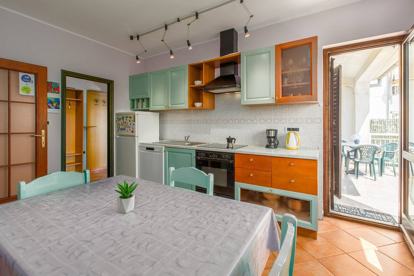 Ganze Wohnung, Rustikale Wohnung Dora mit Balkon und privatem Parkplatz





 in Vrsar, Općina Vrsar