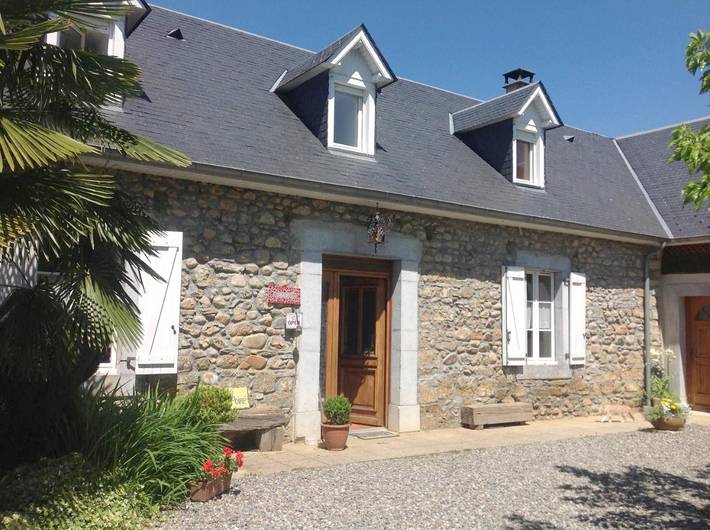 Location de vacances pour 3 personnes, avec jardin et vue, animaux acceptés à Molère