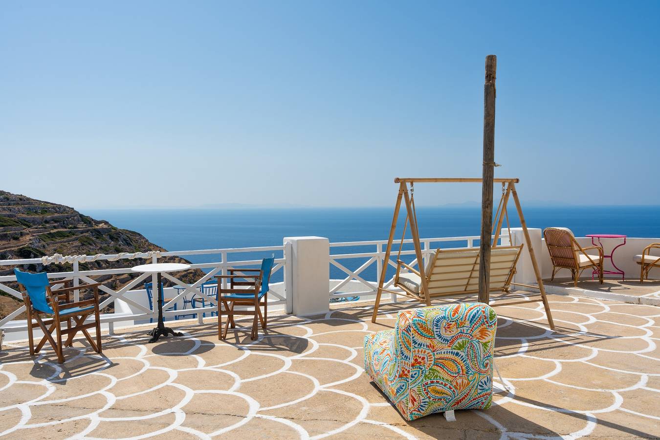 Appartement entier, Appartement 'Sifnos' acceptant les animaux, vue mer et bain à remous in Síkinos
