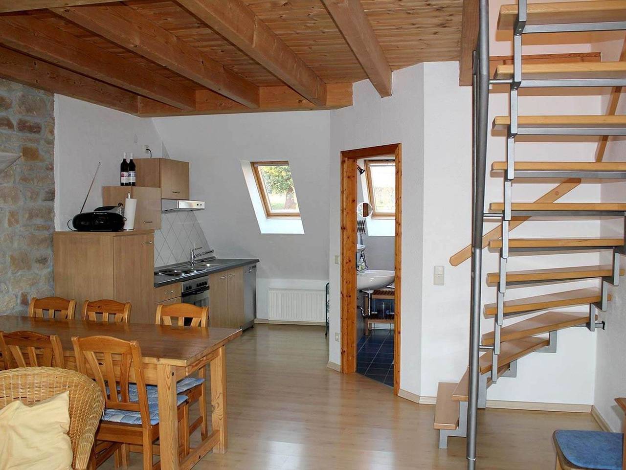 Ganze Ferienwohnung, An der Bach - Weingut/Fewo's, Fam. Kohl - Isenach in Pfälzer Rheinebene