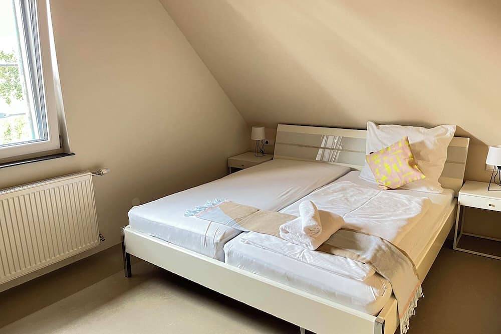 Ganze Wohnung, Quiet&Cozy, 2 bedroom apartment near Airport Ber in Rudow Berlin, Berlin