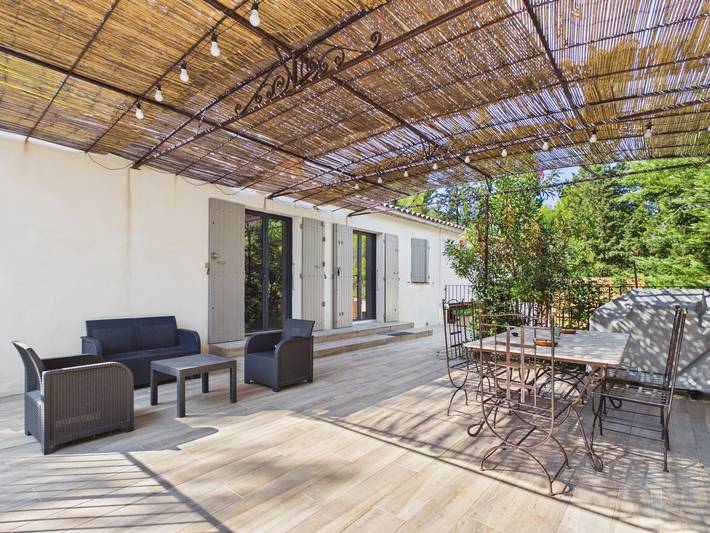 Villa provenzal, piscina y AC (capacidad max. desconocida) in Paradou, Region de Arles