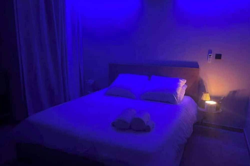 Lexotique Cottage in Solliès-Pont, Toulon region