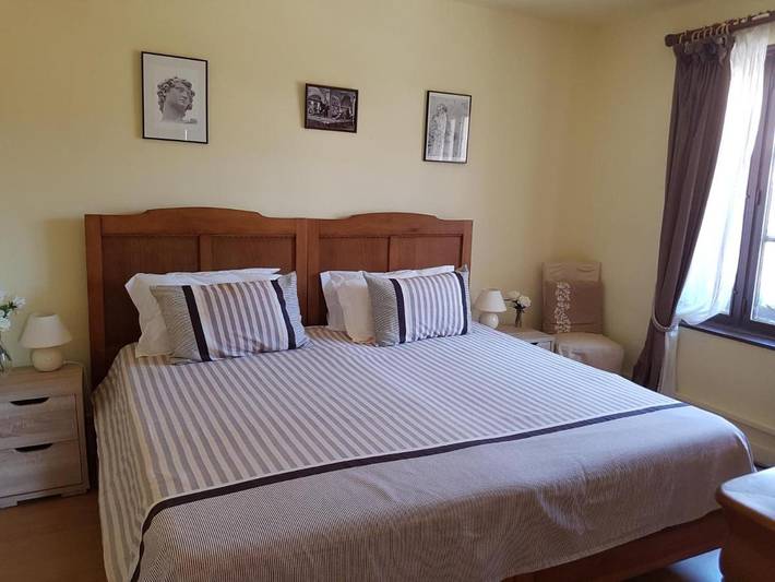 Gîte pour 3 personnes, avec vue à Pouzolles