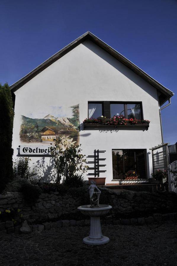 Ferienwohnung für 4 Personen, mit Terrasse und Garten sowie Seeblick und Ausblick in Teupitz
