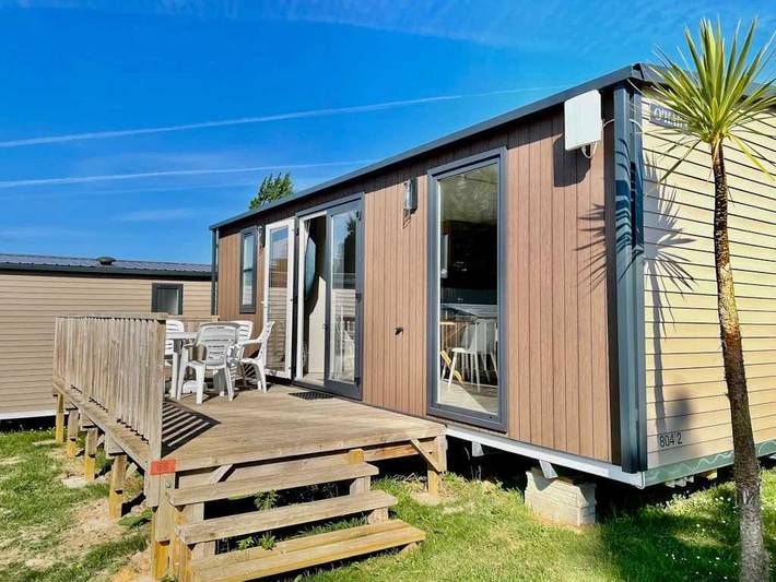 Camping pour 6 personnes, avec terrasse dans Côte d’Émeraude