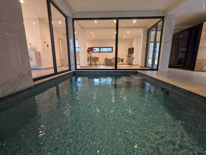 Location de vacances pour 4 personnes, avec jardin et sauna ainsi que piscine et jacuzzi dans Kerprich-aux-Bois - 2