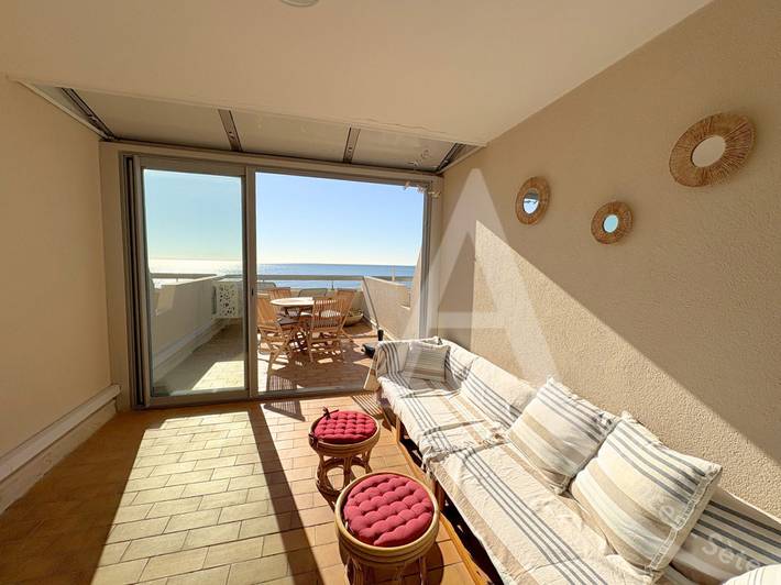 Gîte pour 4 personnes, avec terrasse dans Plage Lazaret