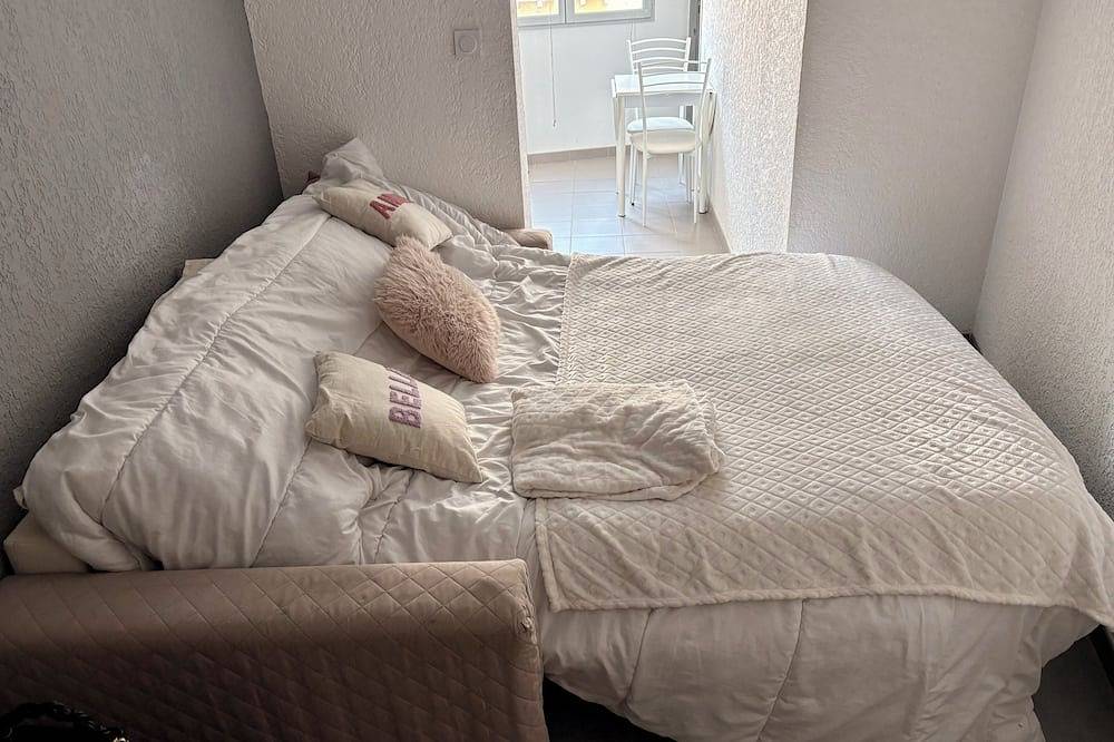 Appartamento intero, Apartment sleeps 2 Corte center in Corte Francia, Parco naturale regionale della Corsica
