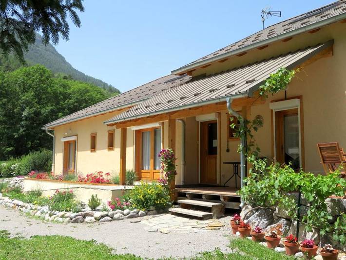 Location de vacances pour 3 personnes, avec vue et jardin à L'Argentière-la-Bessée - 2