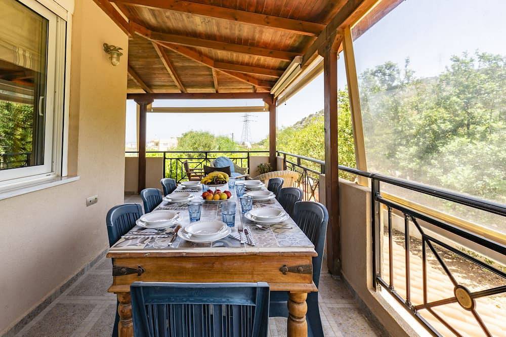 Astali Villa: Cozy Elegant Villa with Pool. 5-minute walk to the beach! in Stalida, Iraklio-Heraklio region