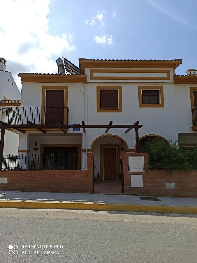 Casa de vacaciones para 10 personas, con jardín además de vistas y piscina - 1