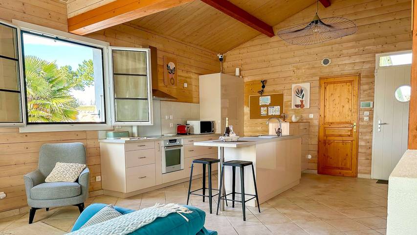 Gîte pour 8 personnes, avec piscine et jardin à Rivedoux-Plage - 4