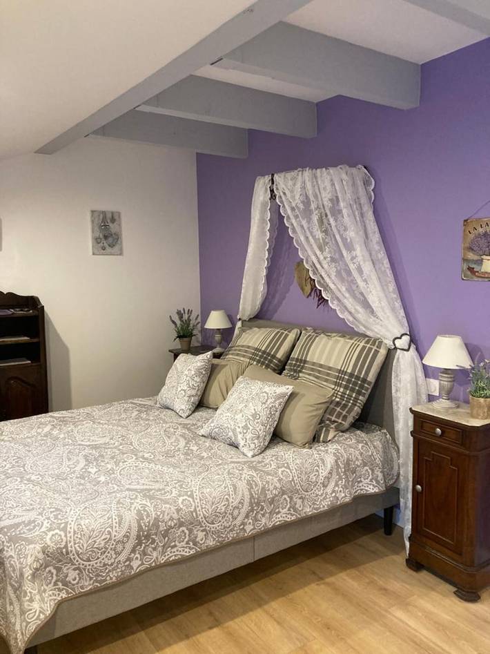 Holiday letting for 2 people, with garden and sauna, with pets in Luberon