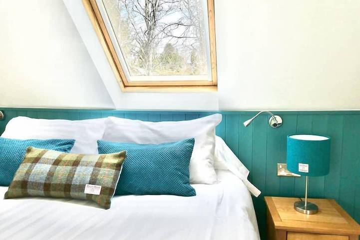 Romantic Rolltop bath & cosy woodburning-stove - Baltinna West Lodge, Newtonmore. in Newtonmore, Highlands