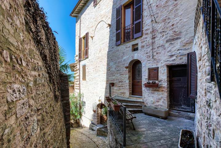 Appartamento intero, Guesthost - Il Girasole - Lovely Spello Apartment in Spello, Perugia e dintorni