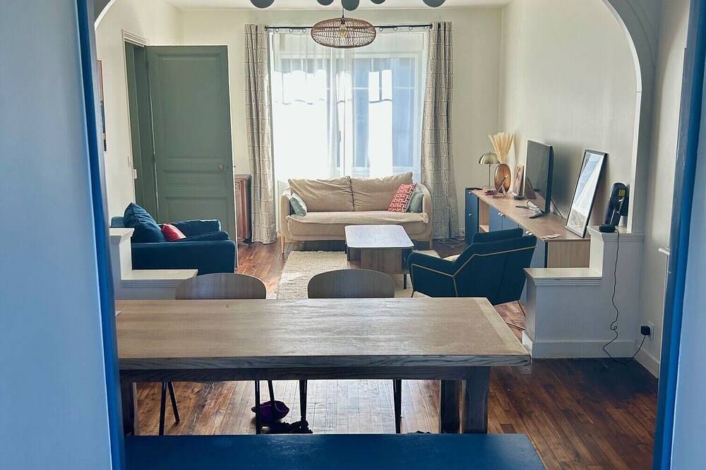 Family home with large garden in Vannes. in Vannes, Côte des Mégalithes