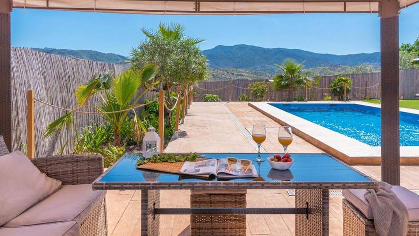 Casa rural para 10 personas, con Terraza además de Jardín y Piscina en Tolox