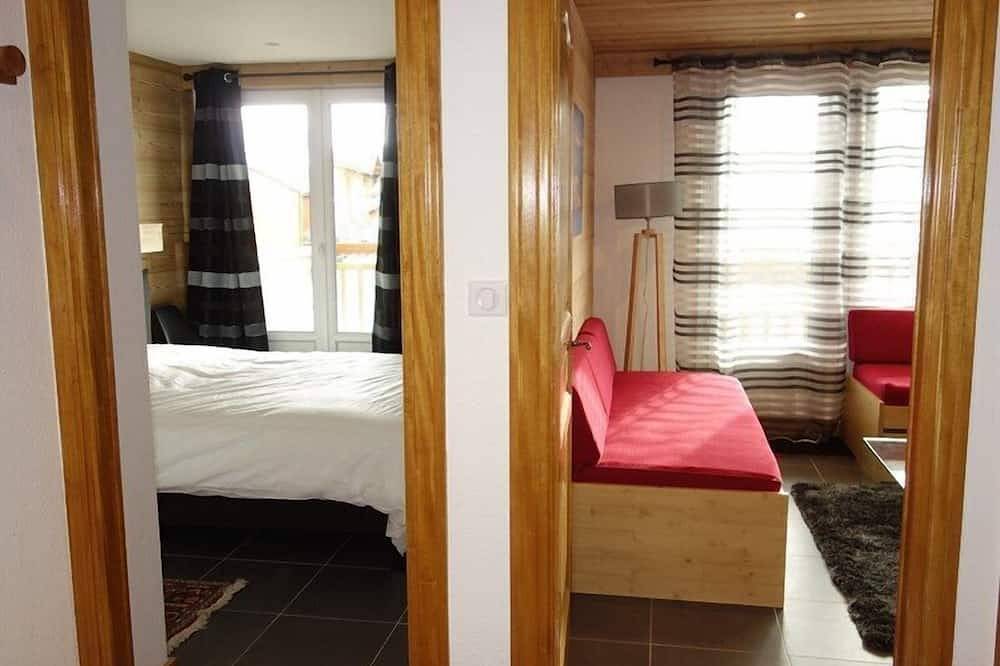 Entire apartment, Apartment Alpe D'Huez Resort Center in L'Alpe d'Huez, Écrins National Park