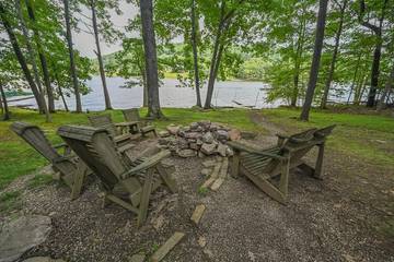 Vacation Home for 12 Guests in Garrett County, Deep Creek Lake, Picture 2