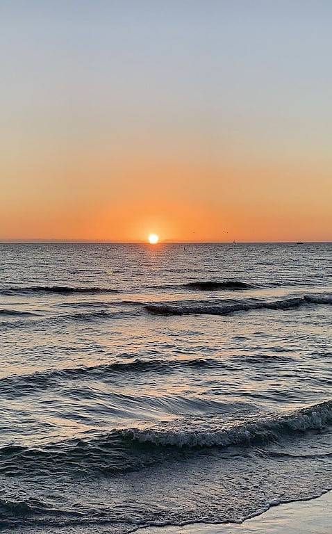 Vacation rental for 2 people, with pool and yard as well as terrace in Treasure Island