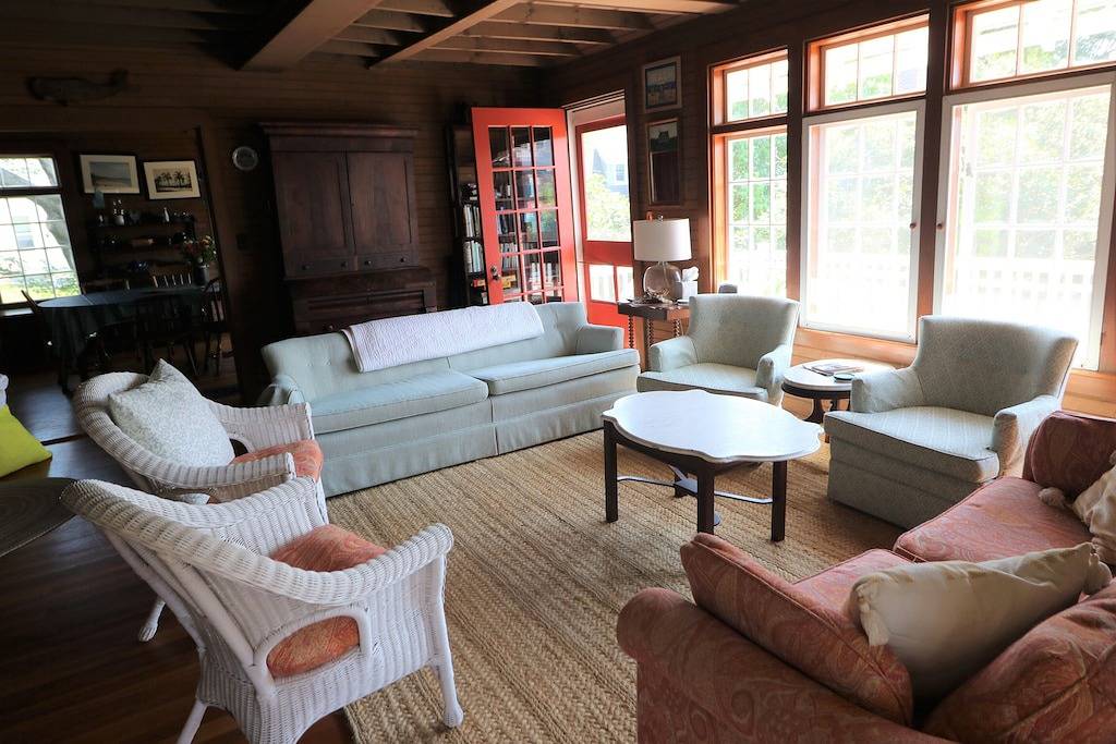 Classic Beach Cottage - Short Walk to Kennebunk Beach in Kennebunk, York County