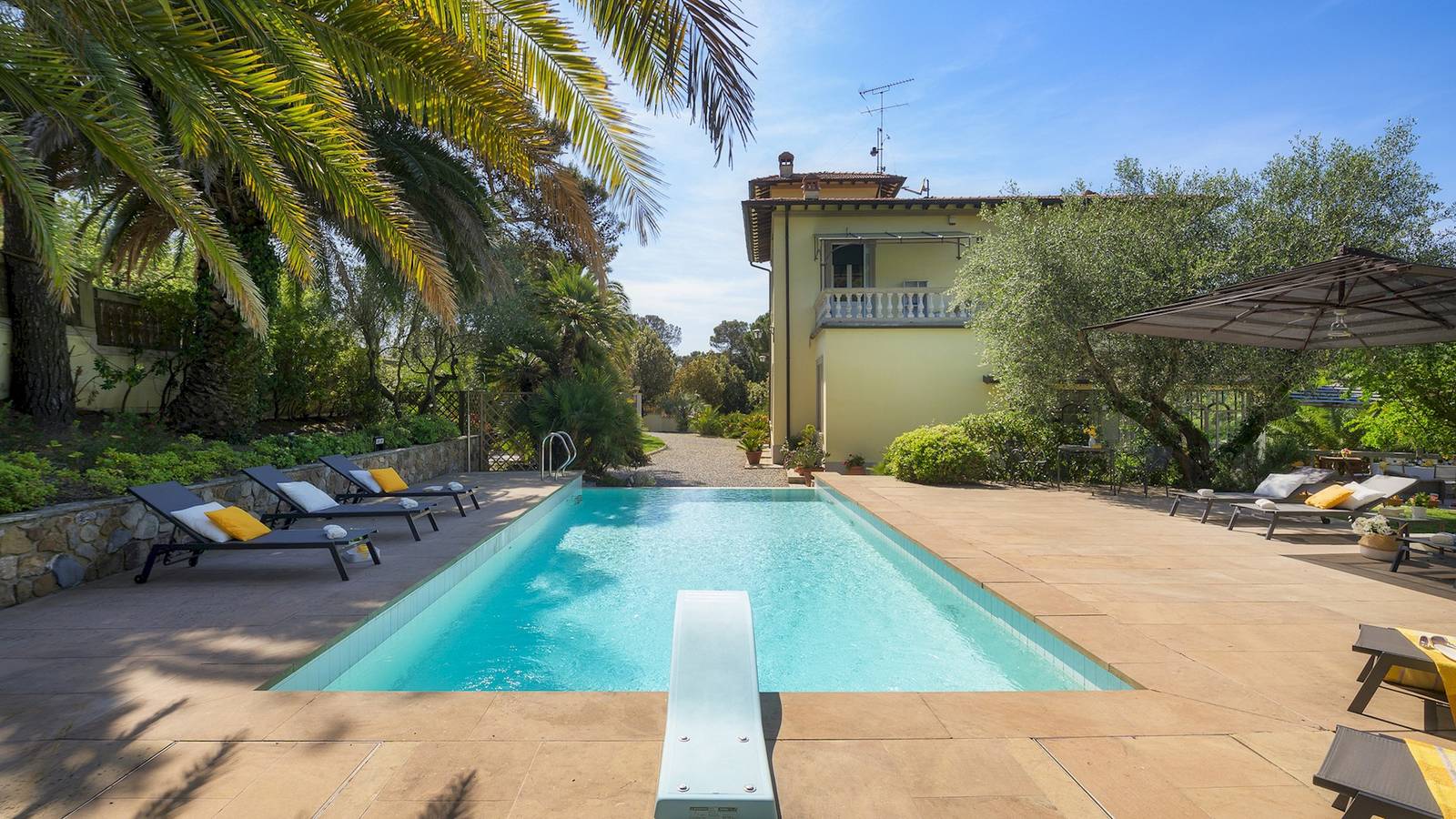 Villa Gaius 8+2, Emma Villas in Rosignano Marittimo, Costa Etrusca