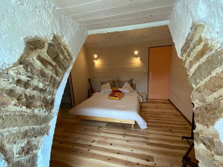 Gîte pour 2 personnes, avec jardin et terrasse ainsi que sauna et vue à Saint-Georges-de-Lévéjac