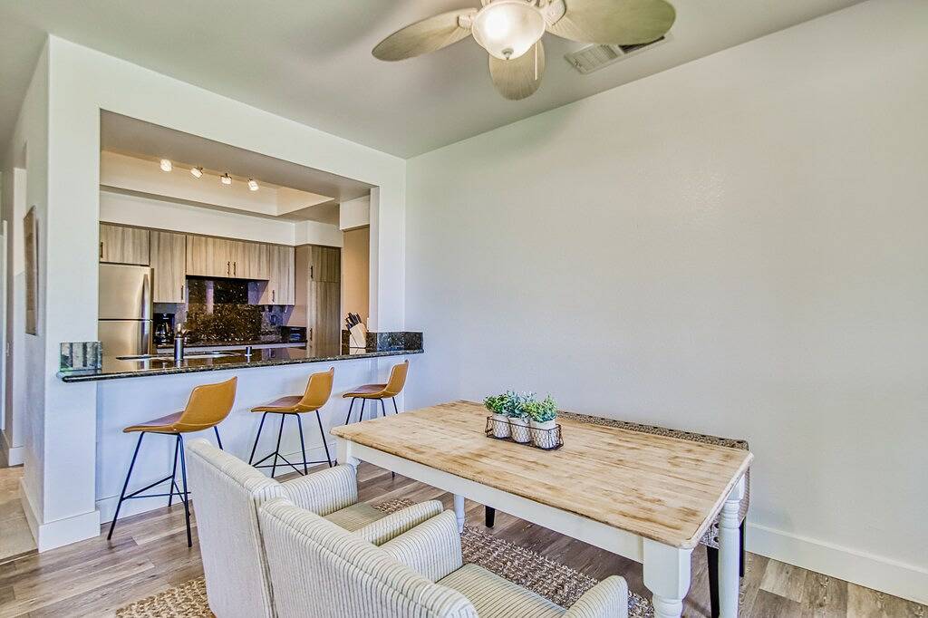 Ganze Wohnung, Elegant, second floor condo with lanai, pool and hot tub access, and central Ac in Waikoloa Beach Resort, Puako