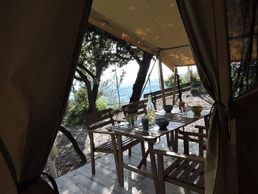 Camping les Terrasses Provençales - Tente en toile et en bois 4 personnes - Tente Lodge Aventure - 2 chambres in Venterol, Région de nyons