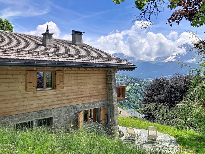 Location de vacances pour 8 personnes, avec jardin ainsi que balcon et vue dans Chesières