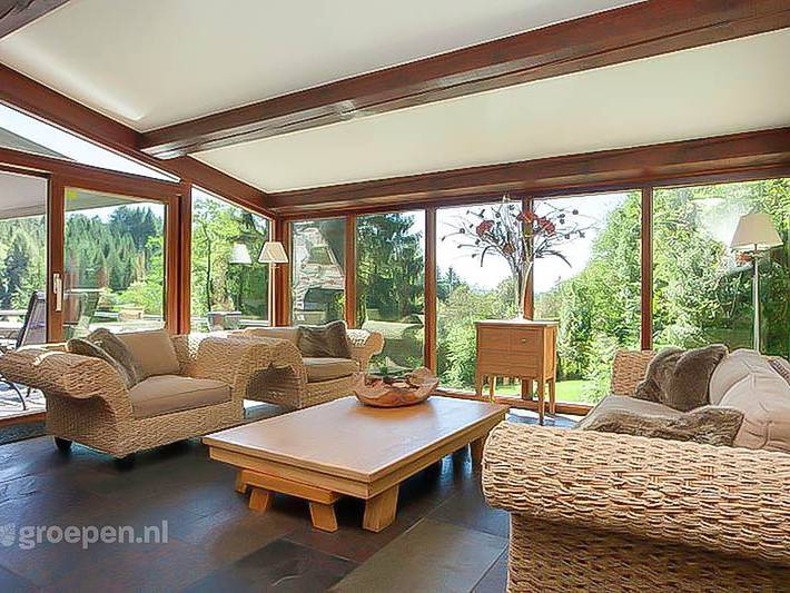 Location de vacances pour 12 personnes, avec balcon/terrasse et sauna ainsi que terrasse et piscine à Stoumont - 3
