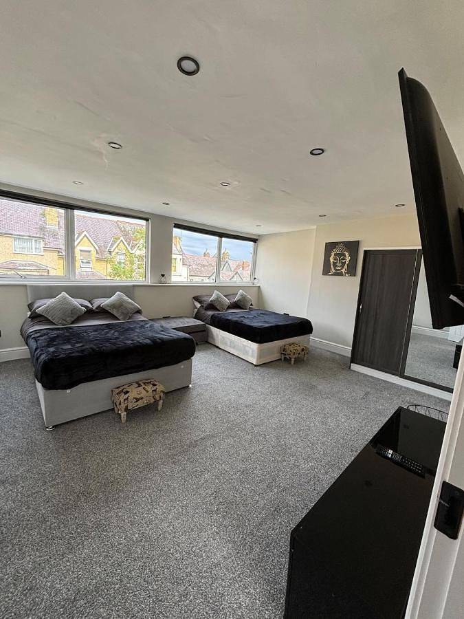 Five-Bedroom House in Colwyn Bay, Conwy region